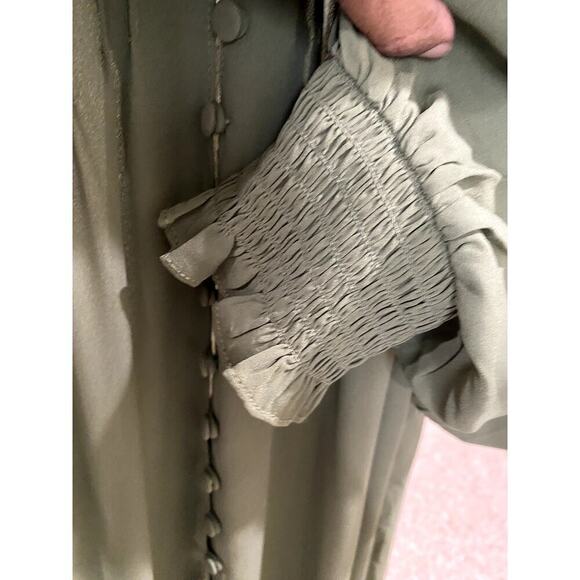 TORRID Olive Green Button Up Blouse - Size 0 (EUC) - Picture 4 of 8